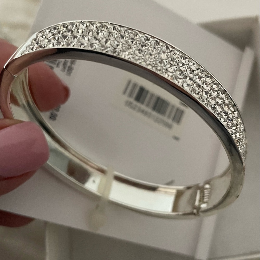 NWT Silver Plate & Crystal Oval Hinged Bangle Bracelet